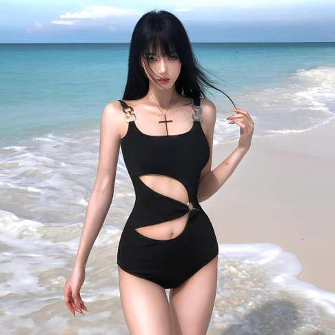 五金肩帶開洞造型連身泳衣